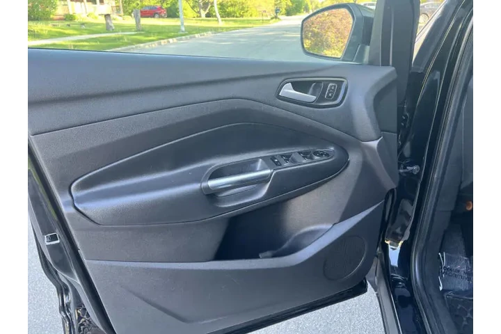 $8997 : 2018 Escape SEL image 8