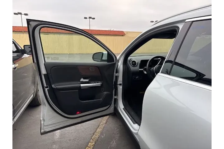 $28400 : Mercedes-Benz GLA 2022 GLA 2 image 4