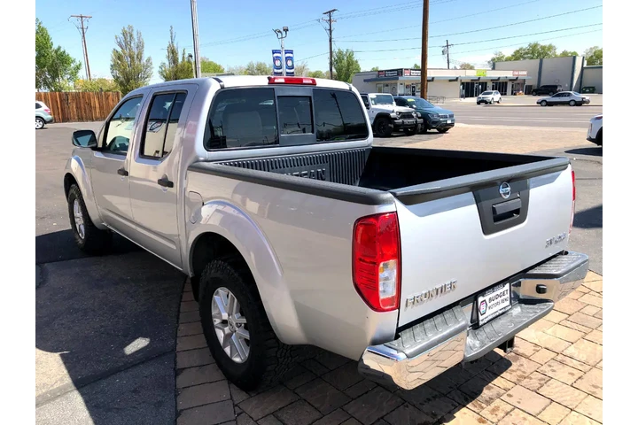$13990 : 2016 Frontier SV Crew Cab 5AT image 4