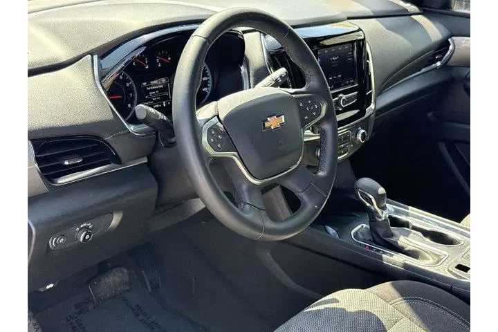 $29287 : Chevrolet Traverse 2023 LT C image 9