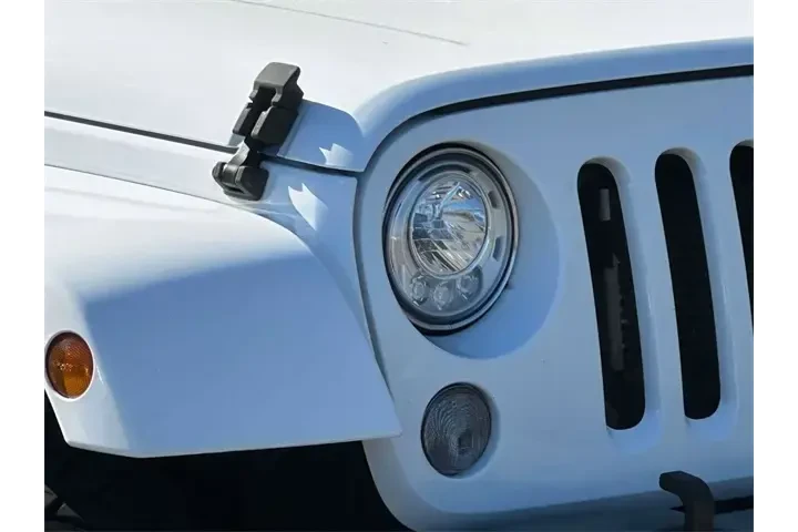 $16993 : Jeep Wrangler Unlimited 2017 image 9