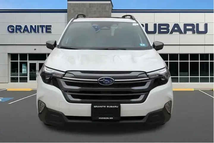 $29890 : Subaru Forester 2025 AWD Pre image 5