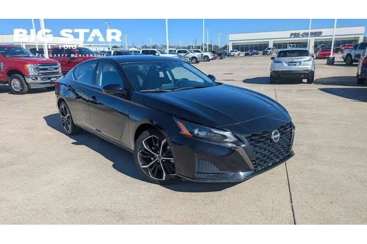 $19995 : Nissan Altima 2023 2.5 SR 4d image 1