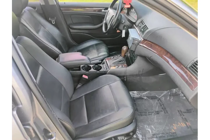 $2995 : 2005 BMW 3 Series 330xi image 9