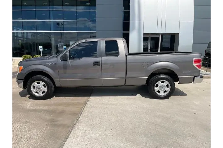 $11124 : Ford F-150 2014 4x2 XLT 4dr image 8