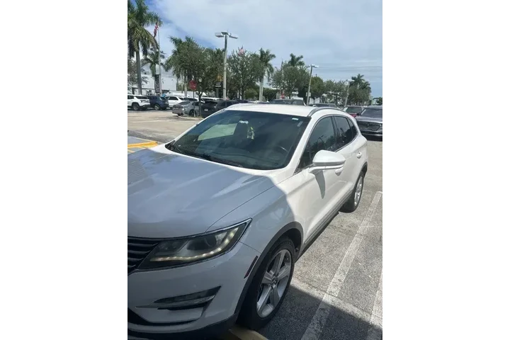 $12990 : Lincoln MKC 2017 Premiere 4d image 2