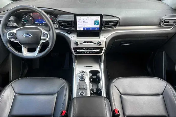 $29254 : Ford Explorer 2024 AWD XLT 4 image 5