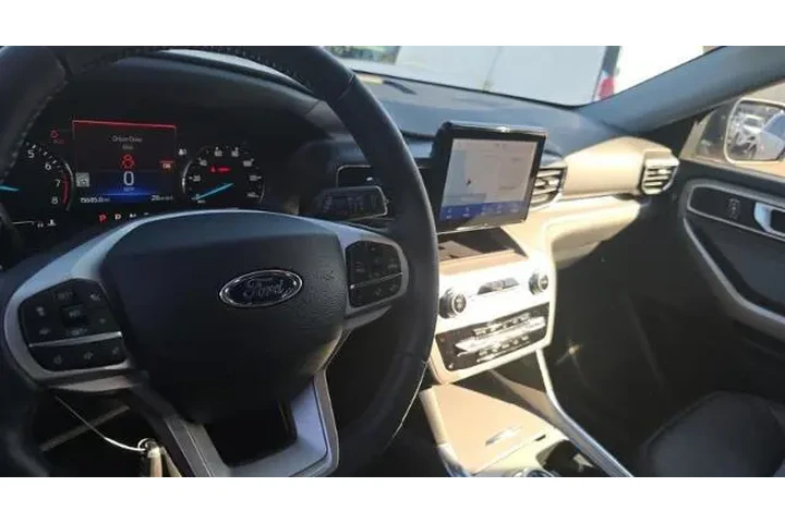 $35950 : Ford Explorer 2023 AWD XLT 4 image 10