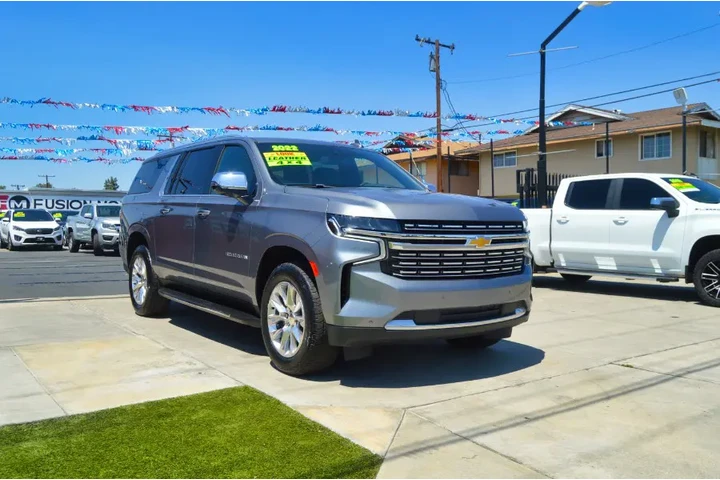 $40995 : Used 2022 Suburban 4WD 4dr Pr image 7