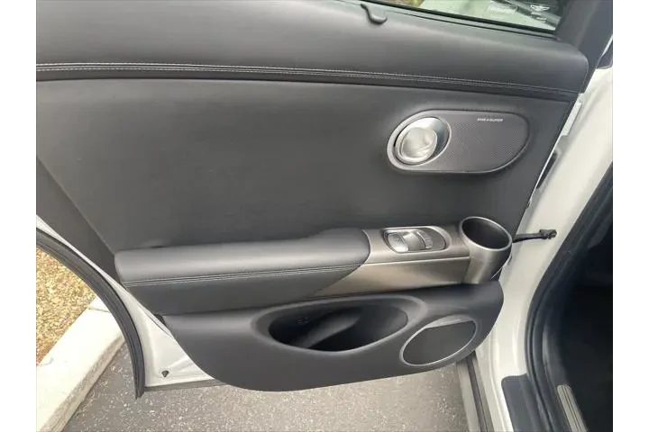 $29000 : Genesis GV60 2024 AWD Advanc image 10