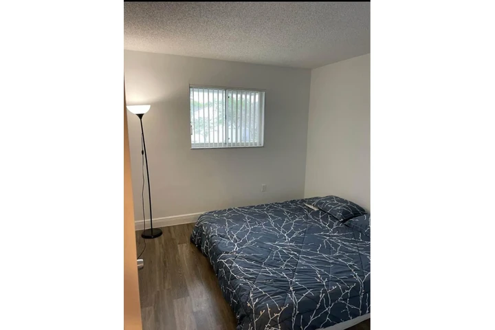 $1100 : Rento Habitacion image 3