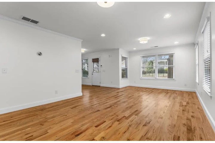 $1450 : 3Bed 2Bath House SW Atlanta image 3