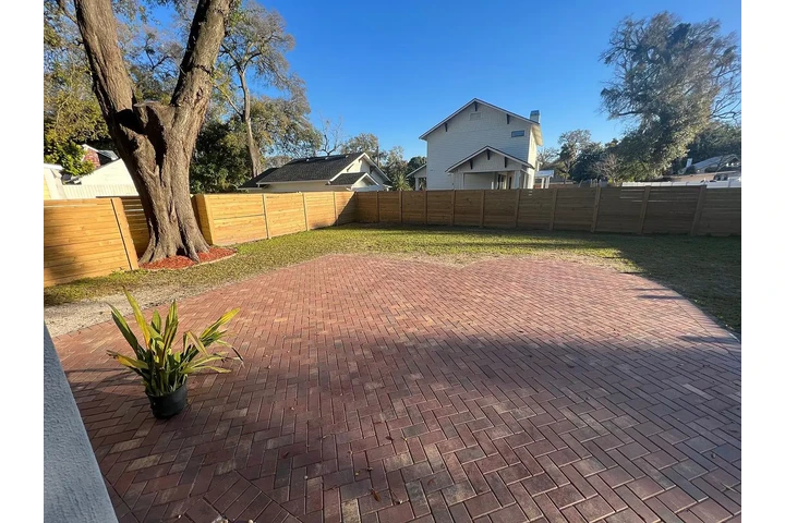 $900 : Fully renovated and furnished image 9