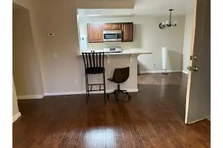 $2200 : RENTO CONDO EN LOMA LINDA image 4