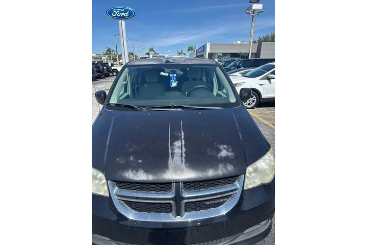 $2990 : Dodge Grand Caravan 2012 Cre image 2