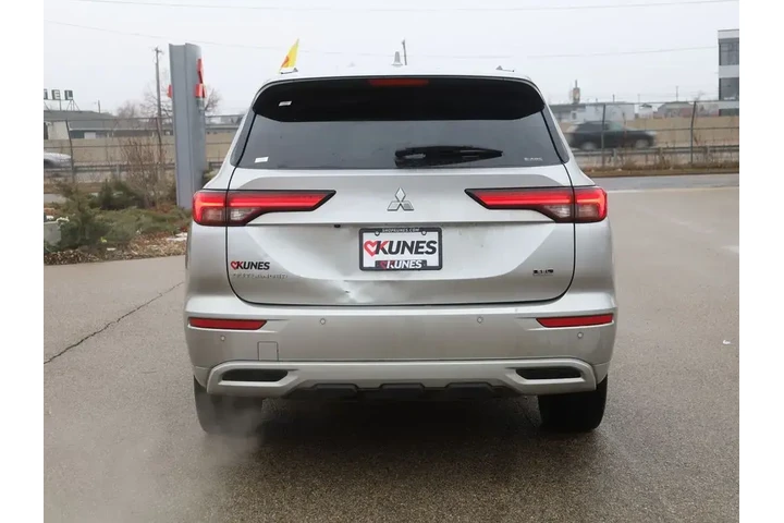 $17477 : Mitsubishi Outlander 2022 AW image 7