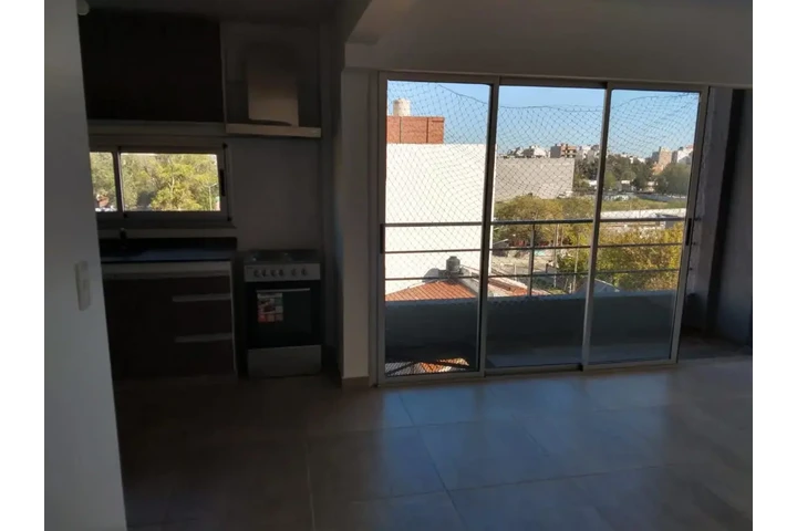 $300000 : Alquiler de Departamento Mono image 3