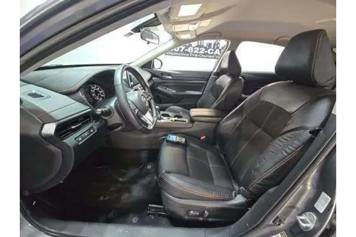 $13775 : Nissan Altima 2020 2.5 SR 4d image 4