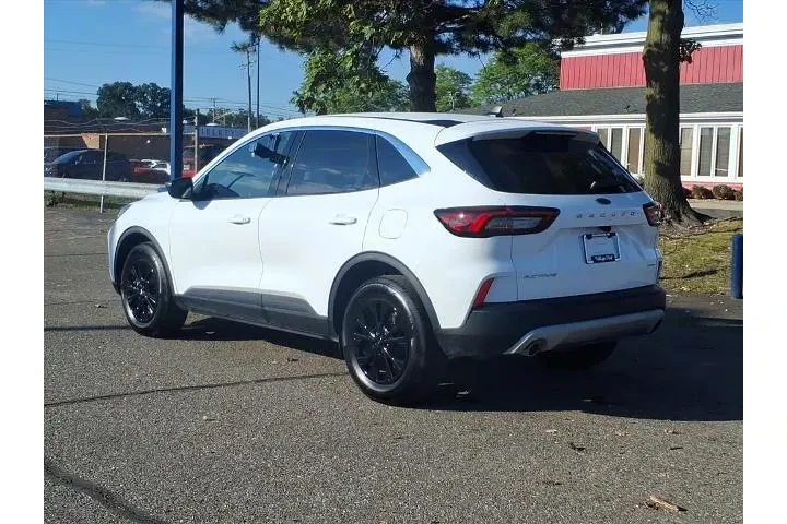 $23580 : Ford Escape 2023 AWD Active image 7