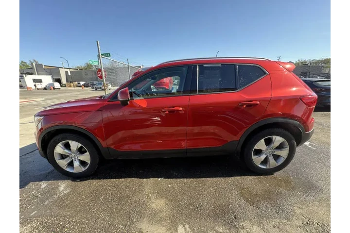 $19995 : 2021 XC40 T4 Momentum image 5