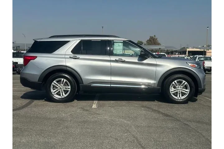 $33990 : Ford Explorer 2022 XLT 4dr S image 2