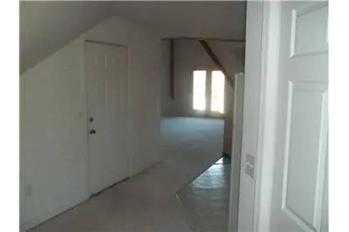 $1950 : Rental property with 1 bedro image 9