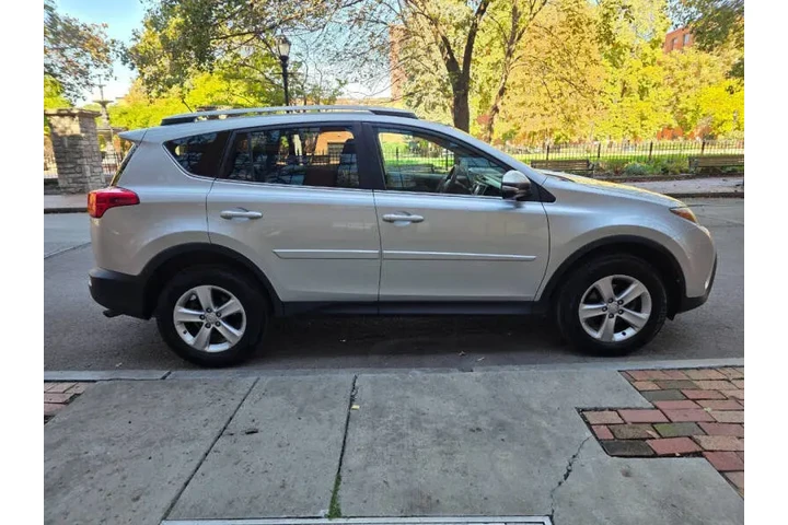 $13995 : 2013 RAV4 XLE image 8