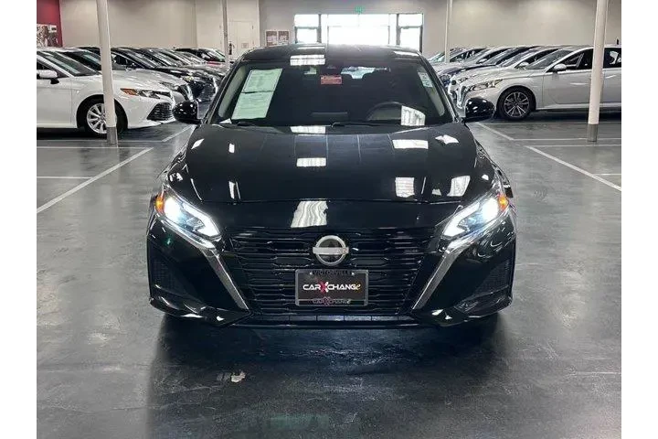 $18621 : Nissan Altima 2023 2.5 SV 4d image 8