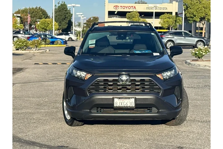 $24850 : Toyota RAV4 2019 LE 4dr SUV image 2