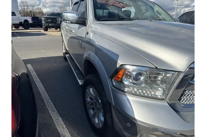 $24863 : Ram 1500 2017 4x4 Laramie Li image 8