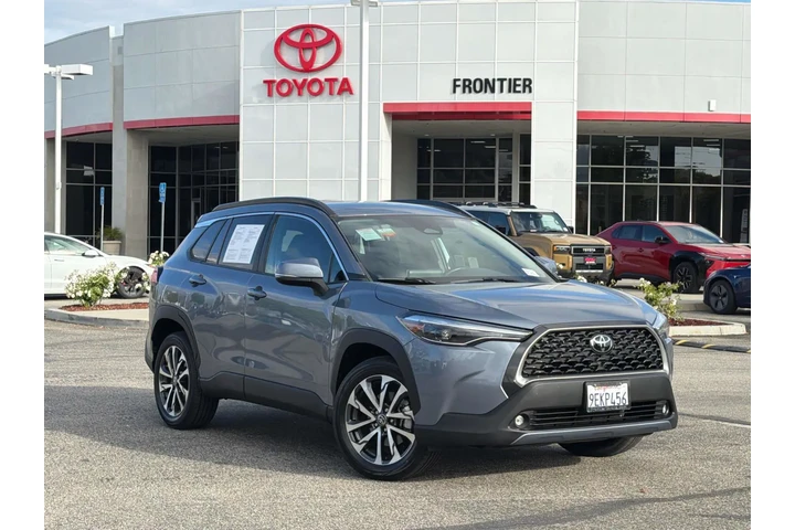 $27063 : Toyota Corolla Cross 2023 AW image 1