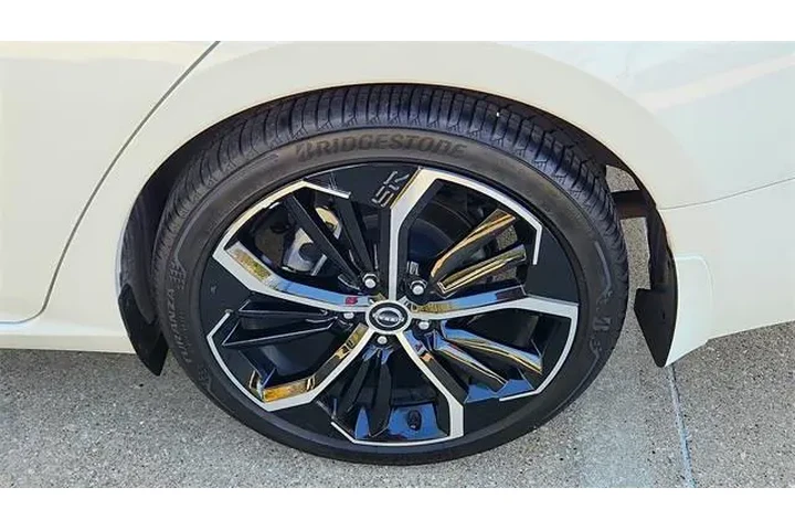 $23442 : Nissan Altima 2024 2.5 SR 4d image 9