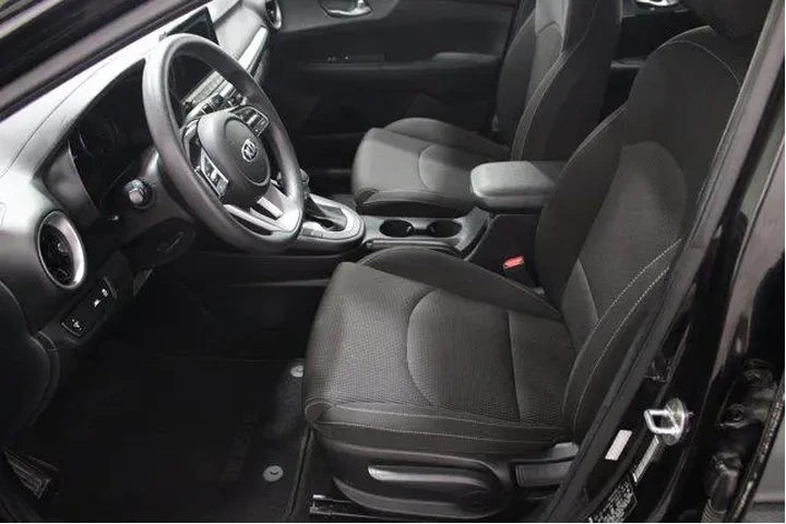 $14987 : Kia Forte 2020 LXS 4dr Sedan image 5