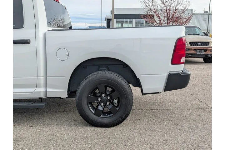 $35995 : Ram 1500 Classic 2024 4x4 Tr image 9