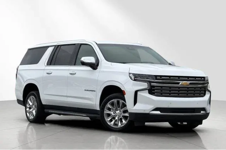 $39918 : Chevrolet Suburban 2023 4x4 image 2