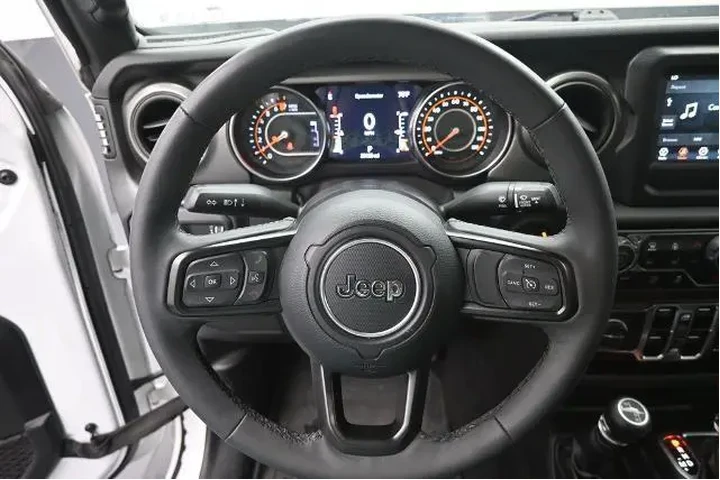 $34998 : Jeep Gladiator 2023 4x4 Spor image 6