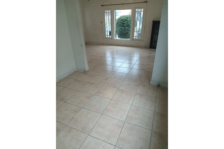 $1500 : Normandie y Jefferson 90018 image 5