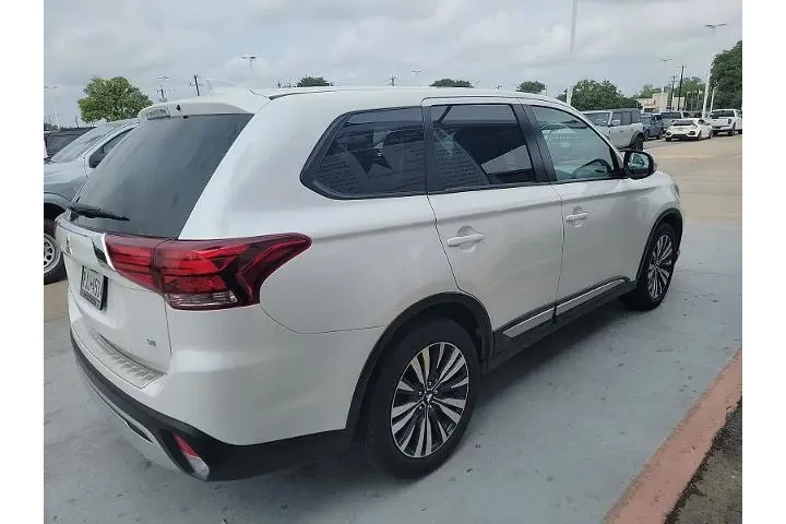 $18998 : Mitsubishi Outlander 2020 SE image 3