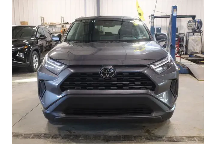 $26777 : Toyota RAV4 2024 AWD LE 4dr image 2