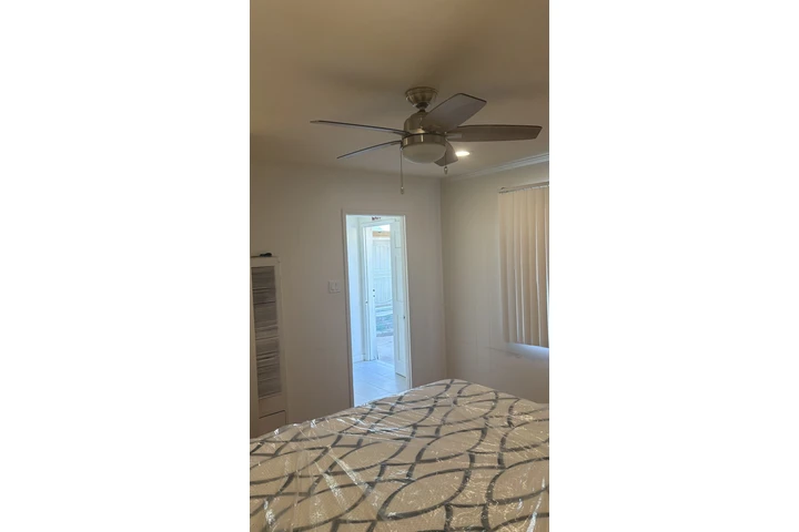 $1050 : Rento cuarto image 4