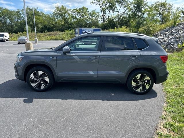 $29998 : PRE-OWNED 2024 VOLKSWAGEN TAO image 4