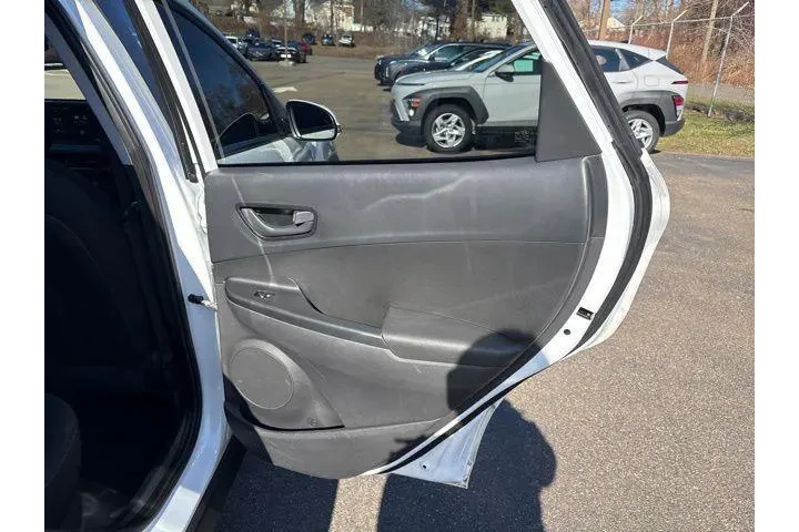$17495 : Hyundai KONA 2023 AWD SEL 4d image 9