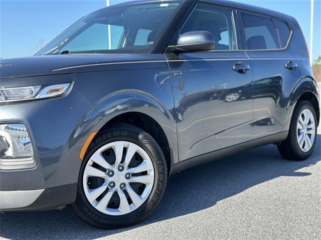 $19995 : Pre-Owned 2020 Soul LX image 9