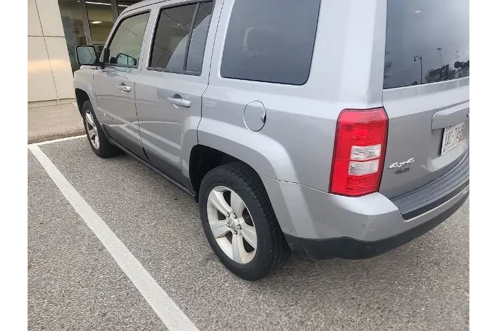 $10590 : Jeep Patriot 2016 4x4 Latitu image 10