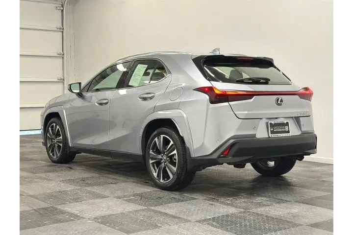 $40000 : Lexus UX 300h 2025 AWD 4dr C image 6