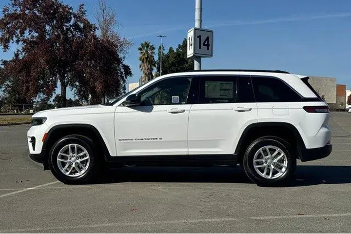 $31430 : Jeep Grand Cherokee 2025 4x2 image 6