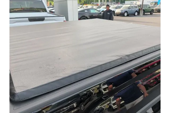 $28536 : GMC Sierra 1500 2018 4x4 SLT image 10