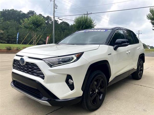 $32990 : 2020 RAV4 Hybrid XLE image 3