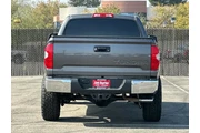 $28705 : Toyota Tundra 2017 4x4 SR5 4 thumbnail
