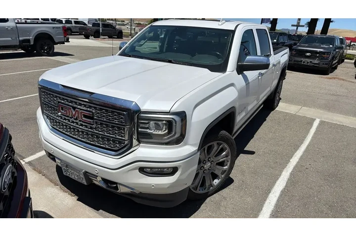 $33950 : GMC Sierra 1500 2018 4x4 Den image 4